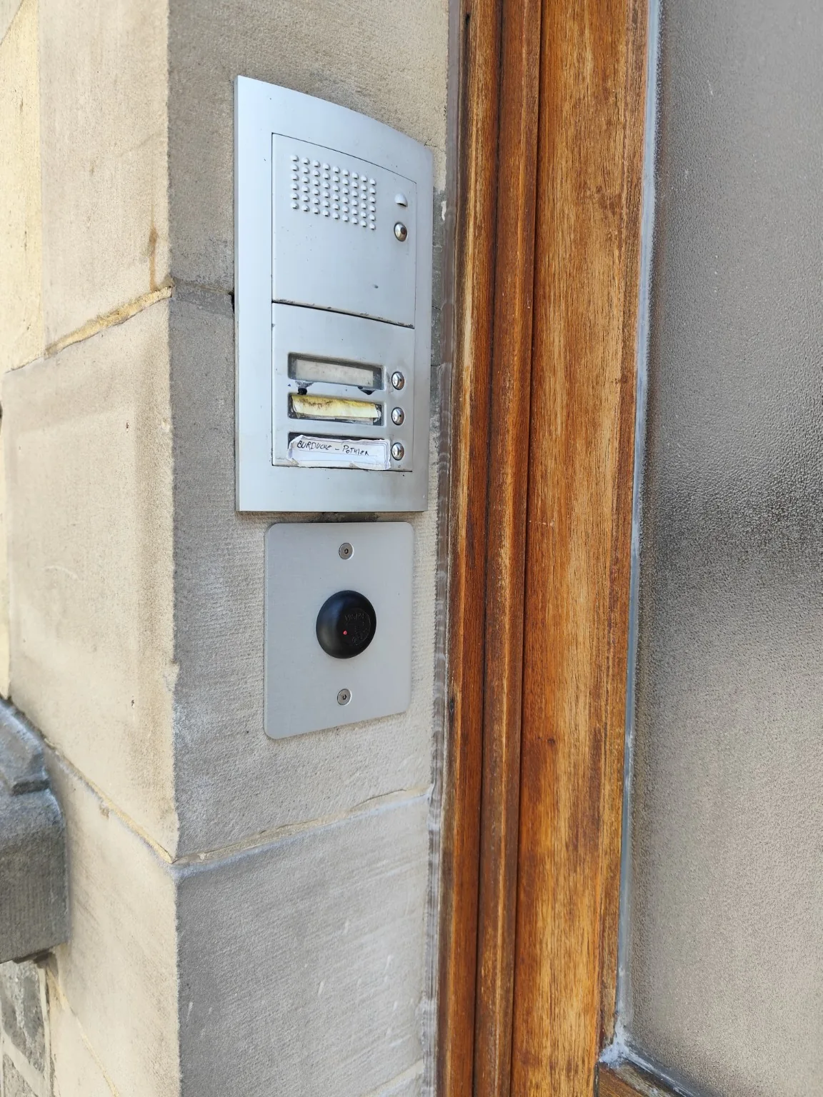 Installation d’un système de contrôle d’accès et interphonie